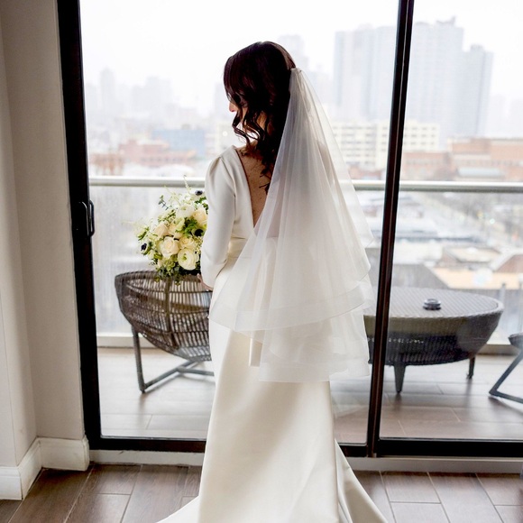 Veil was purchased for wedding gown. Has sparkle to add a hint of glamour. New - Picture 1 of 2